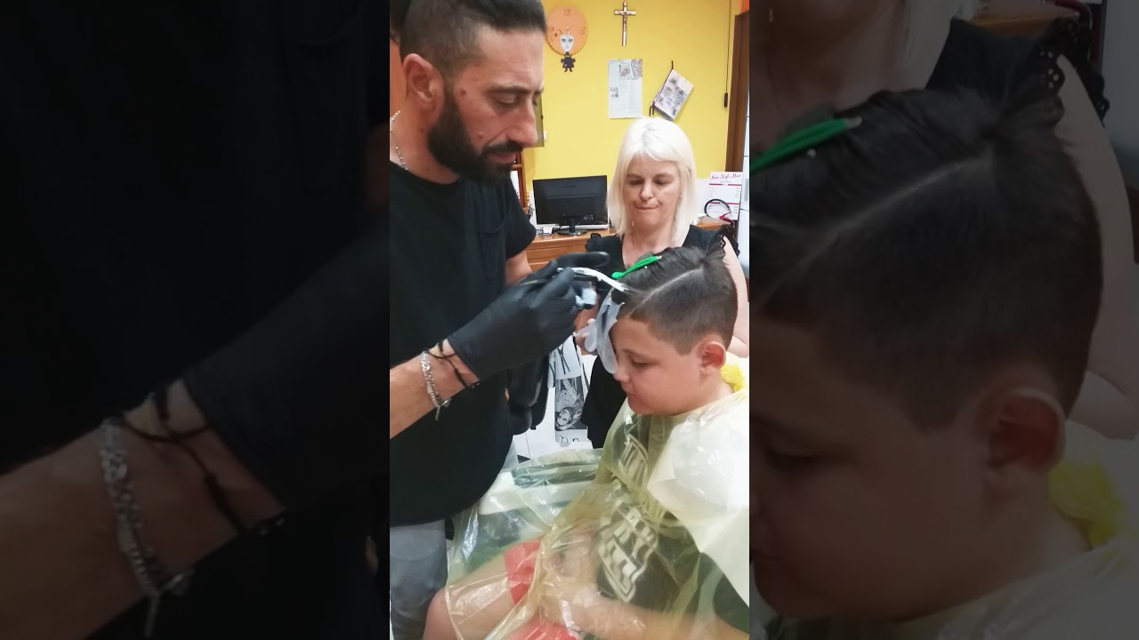 Mi sono fatto il ciuffo rosso parte-1