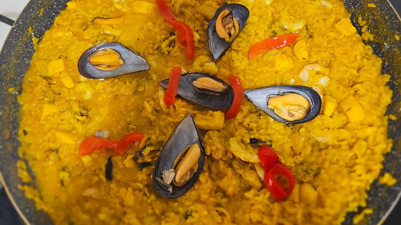 Hoy comemos paella con aire andaluz 