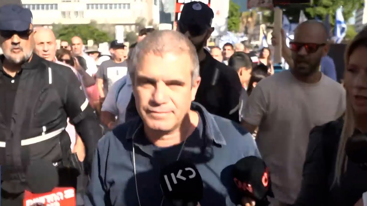 בקריאות 