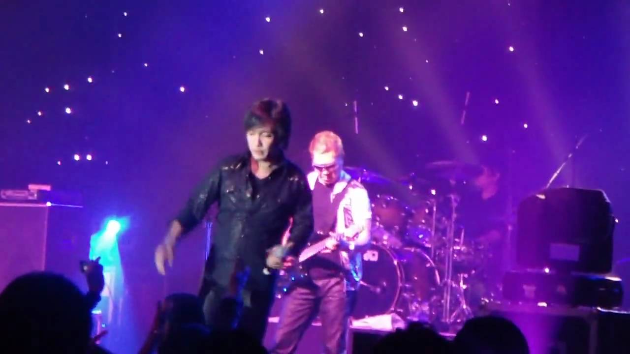 Open Arms & Faithfully Arnel Pineda  Dubai 2010 Concert