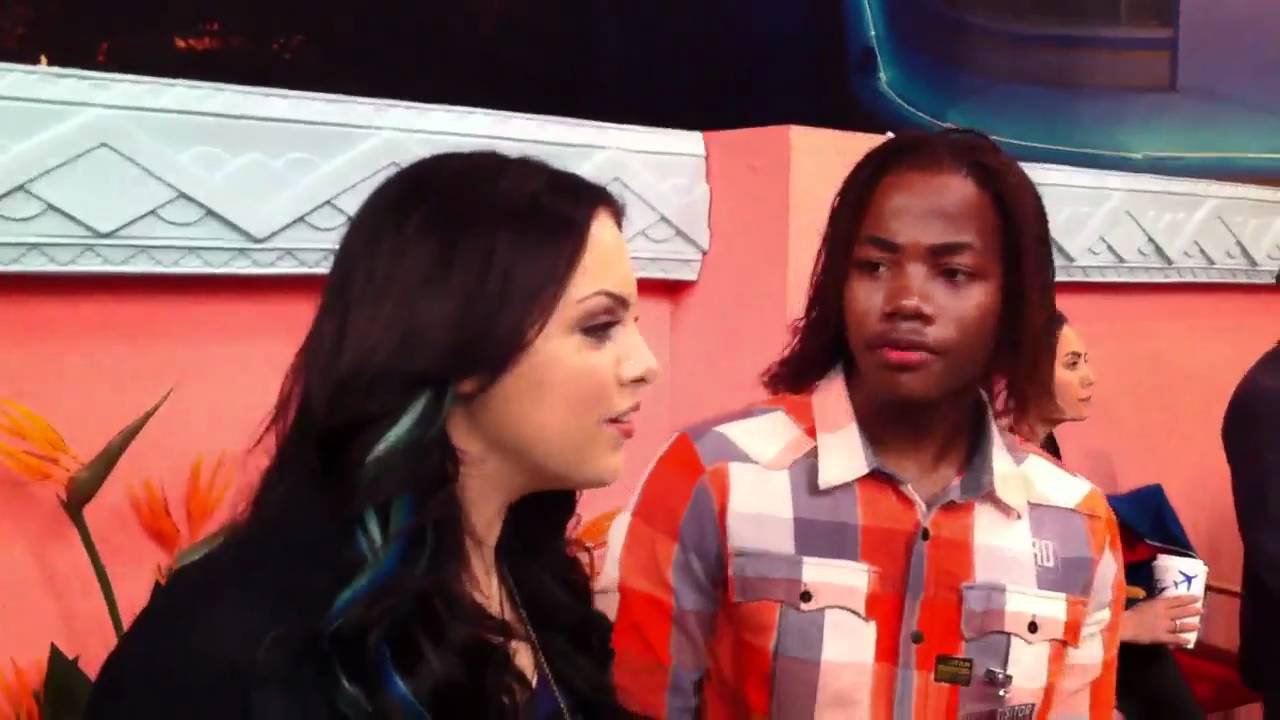 Victorious: Behind The Scenes Pointlessness :)