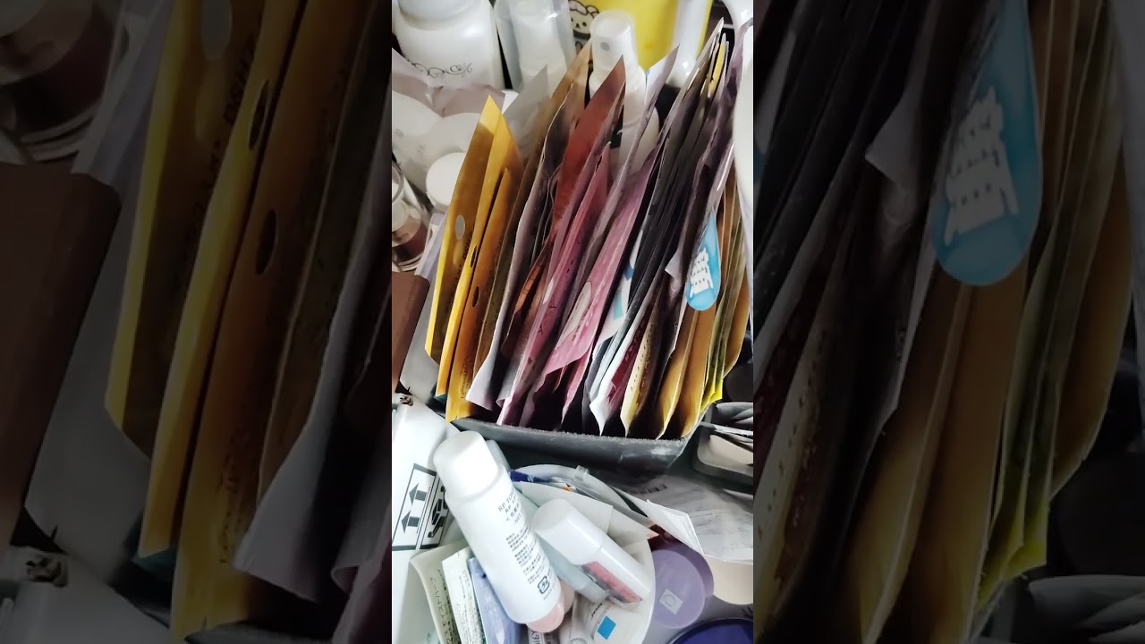 ゴミ屋敷になった理由　スキンケア用品が溜まった部屋　断捨離してミニマリストになりまい