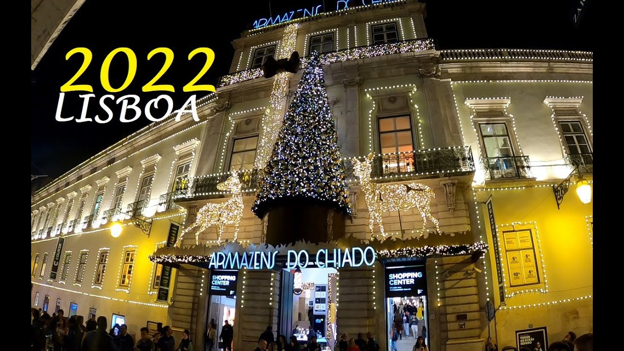 First Christmas Lights Lisbon 2022 - Christmas tree lights with melodies in Chiado