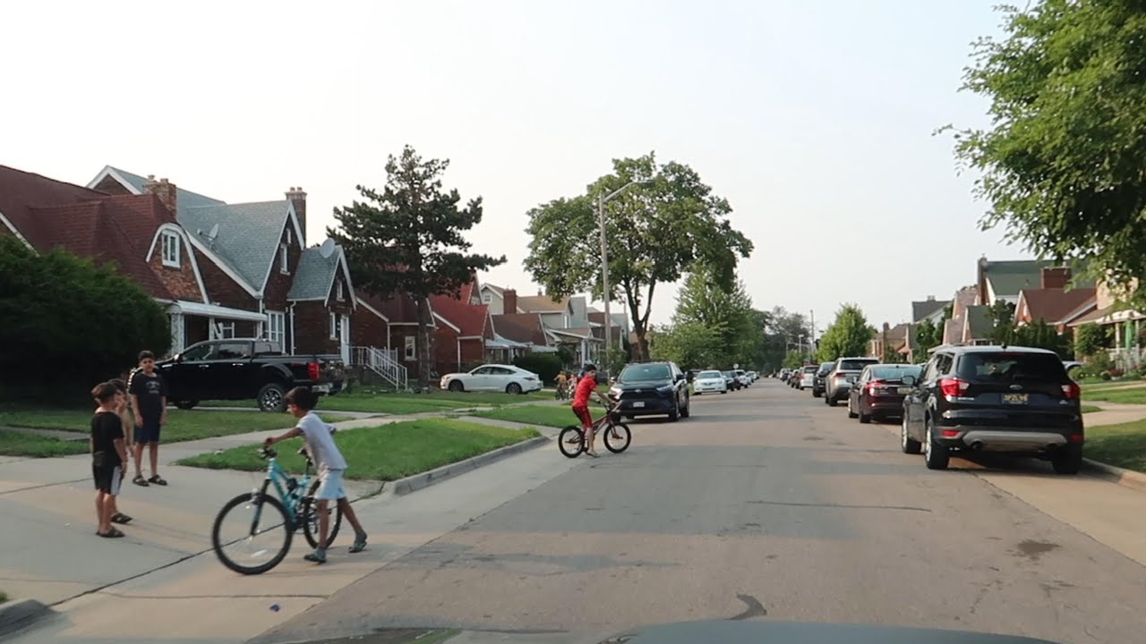 DETROIT SUBURB WITH THE HIGHEST ARAB POPULATION IN THE US / DEARBORN, MICHIGAN