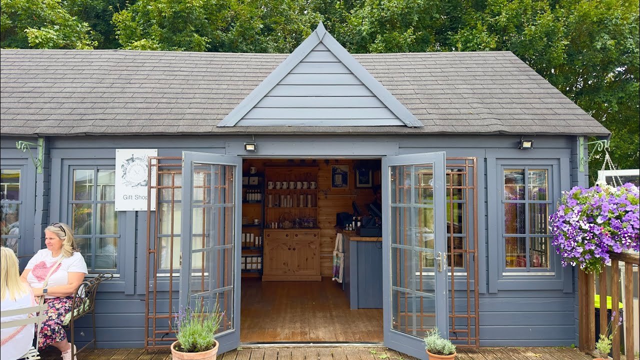 Discover the Enchanting Lavender Gift Shop at Hitchin Lavender Farm in Ickleford, England #shopping