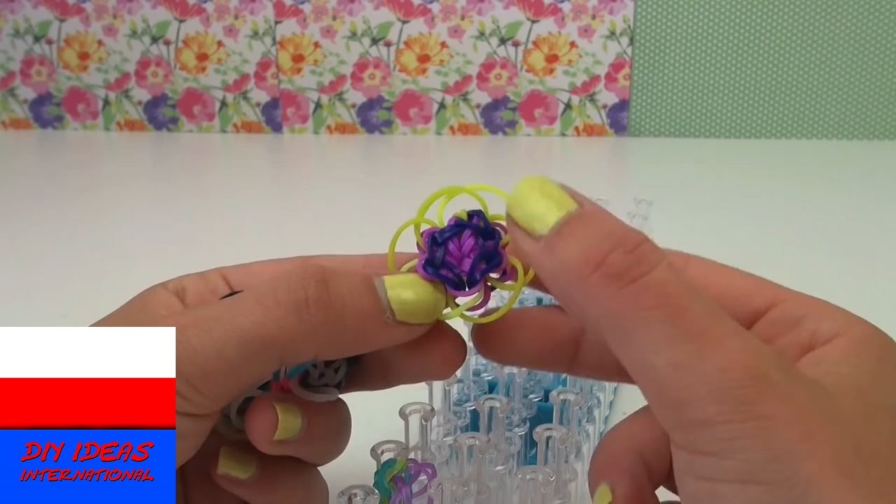 Zrób to sama: Kwiatki z gumeczek Loom band przywieszka do kluczy ozdoba
