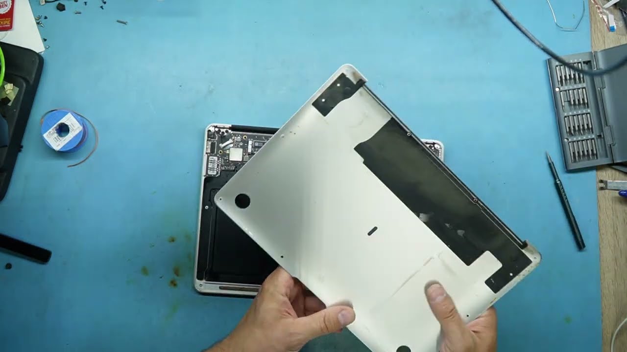 air macbook , nie włącza się , o co chodzi , gdzie problem ?