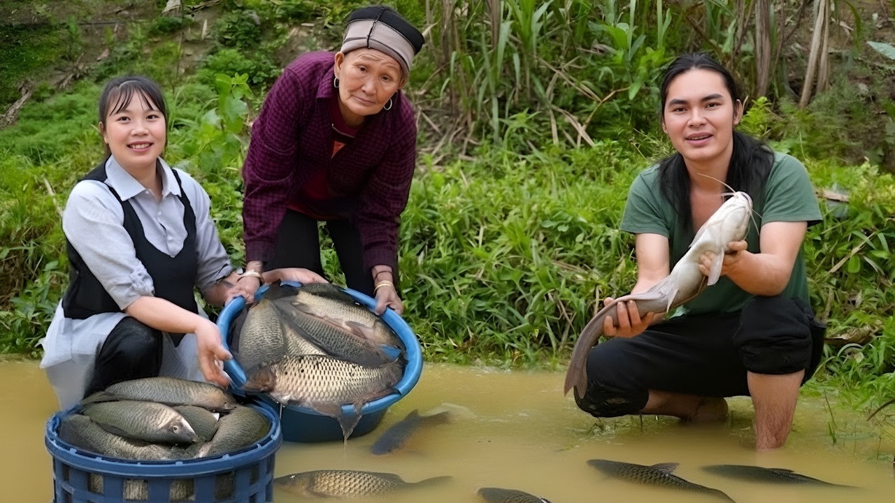 Catching fish with my elderly mother to sell - Taking my pregnant wife to the doctor, a family meal