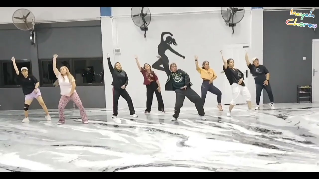 Zumba Blackpink _pink sand | Zin Inayah Choreography @Mutiara_Studio