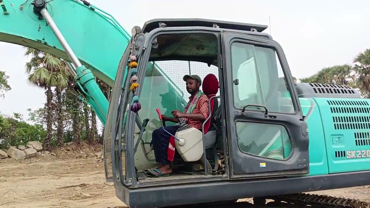 VOLVO EC 220🇮🇳KOBELCO SK 220  মাটি কাটা হচ্ছে