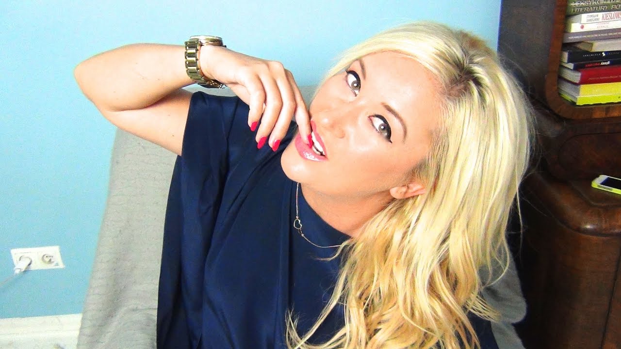 DZIEWCZYNA tuż PRZED RANDKĄ