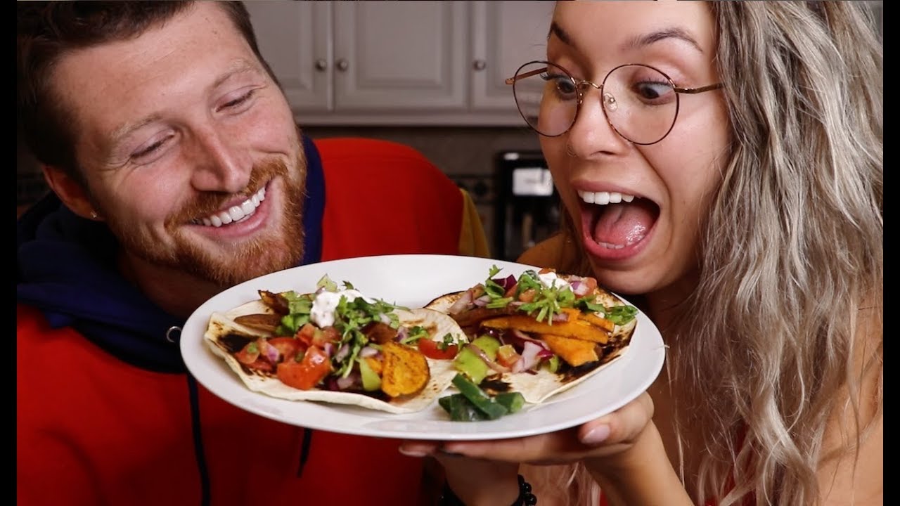 COOKING WITH KRISTEN! | Sweet Potato Fajitas