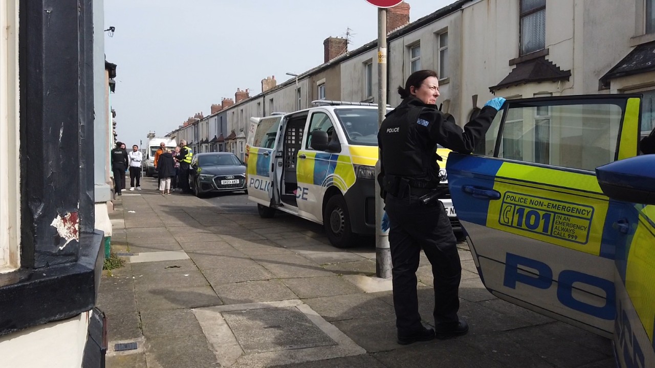 BLACKPOOL friday afternoon wallkabout though the town , beach, promenade & central drive walk