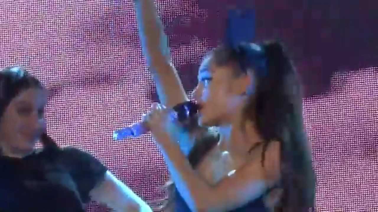 Ariana Grande - 