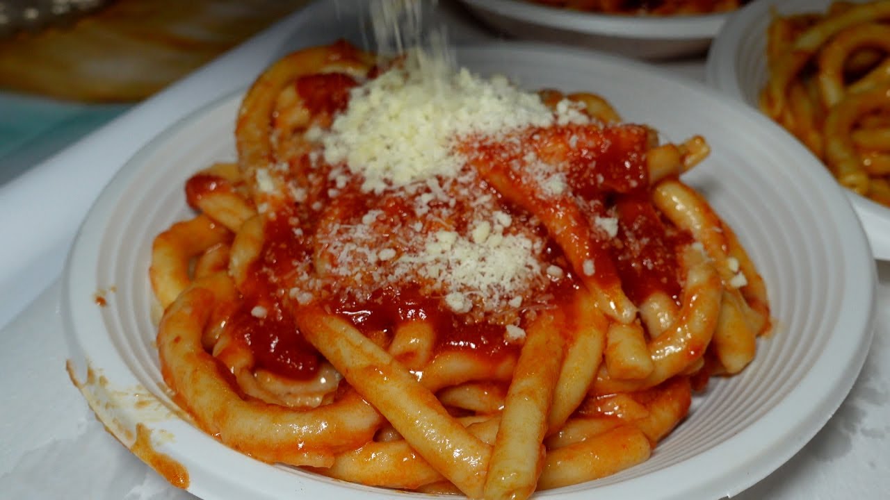 Infiltrato in una sagra con Fusilli e Carne di Capra a Valanga