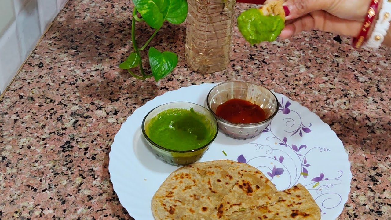 टेस्टी और डिलीशियस मटर - पनीर गरमा गरम पराठा #Tasty and Delicious Matar - Paneer hot Paratha #viral 