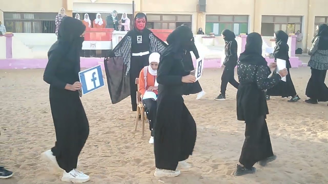 اسكتش صامت عن اضرار الانترنت و الهواتف الذكيه