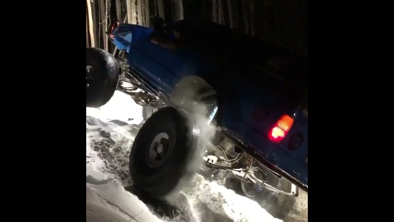 Steep ice hill #1uz #snow #offroading #crawler #1stgen4runner #winter #crawling #sendit