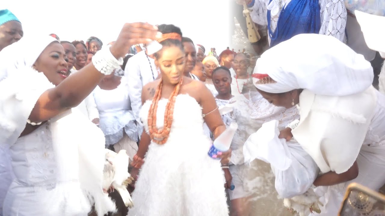 MOMENT OLORI ASHLEY PRAY FOR NIGERIA AND YORUBALAND AT SPECIAL OSE OLOKUN FESTIVAL