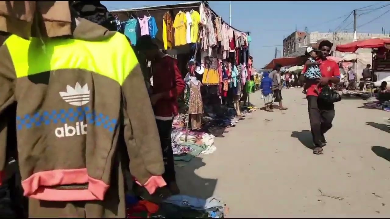 اليوم الخميس. سوق ومجلاب مديرية القناوص محافظة الحديدة 😍 اتمني الاشتراك ليصلكم كل جديد