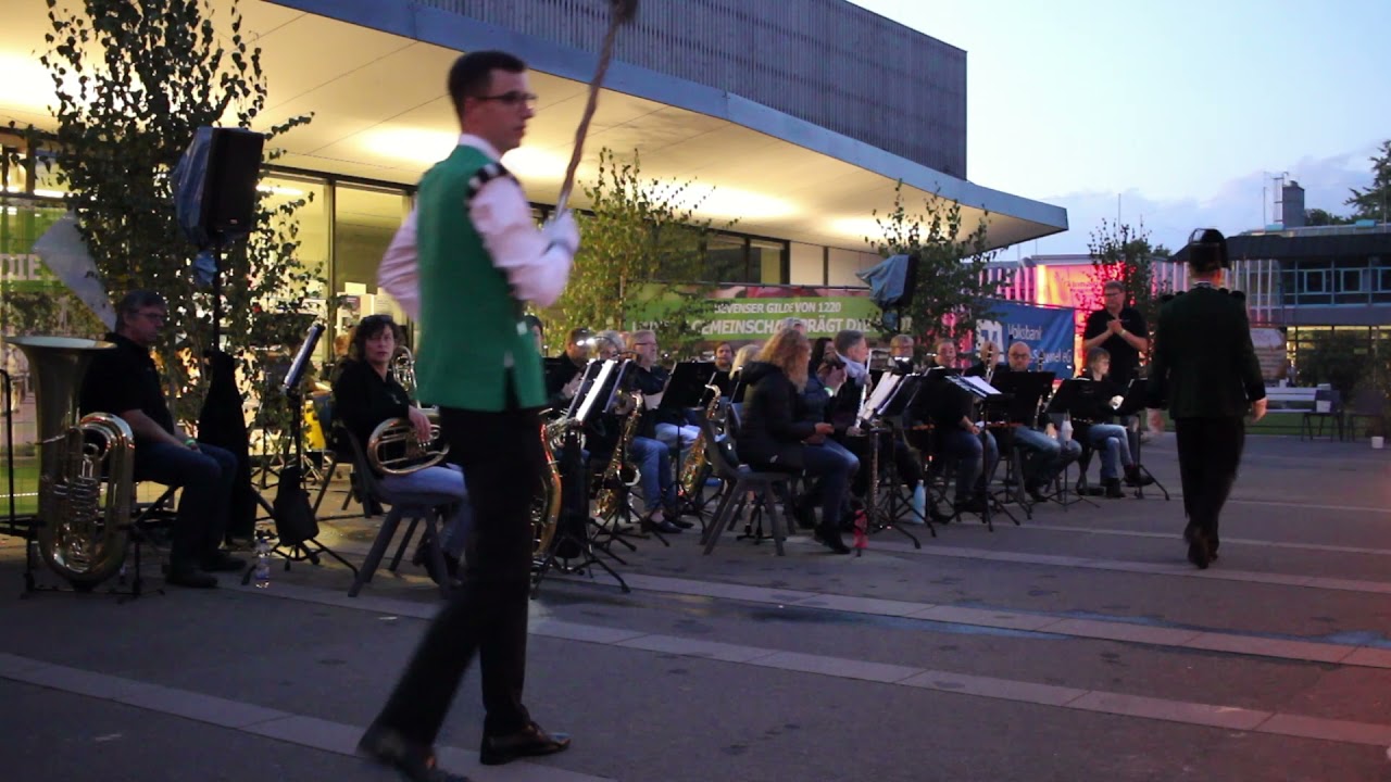 Einmarsch des Spielmannszug der Bevenser Gilde zum Abschlusskonzert Gilde Jubiläum 800+1