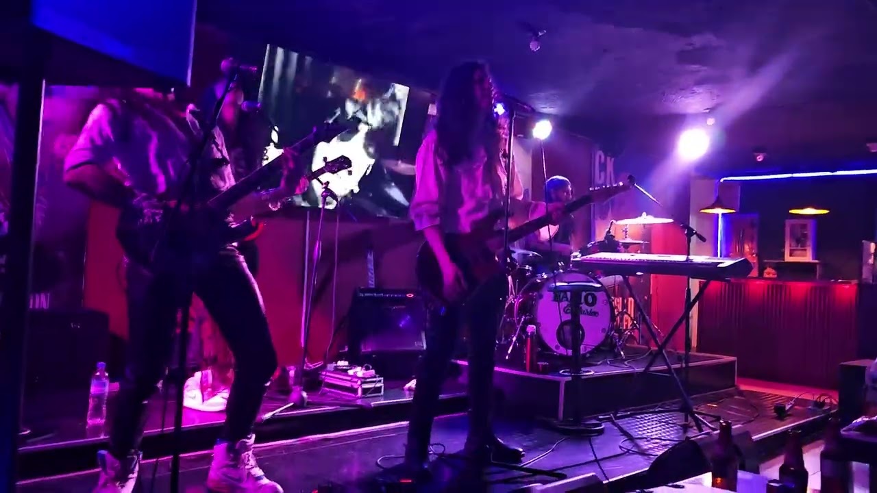 Sweet little Zister- Brain Fever (2025 dic 27)