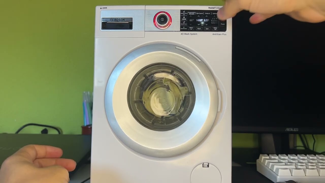 Toy Bosch HomeProfessional washing machine: Demonstration of the different functions and sounds.
