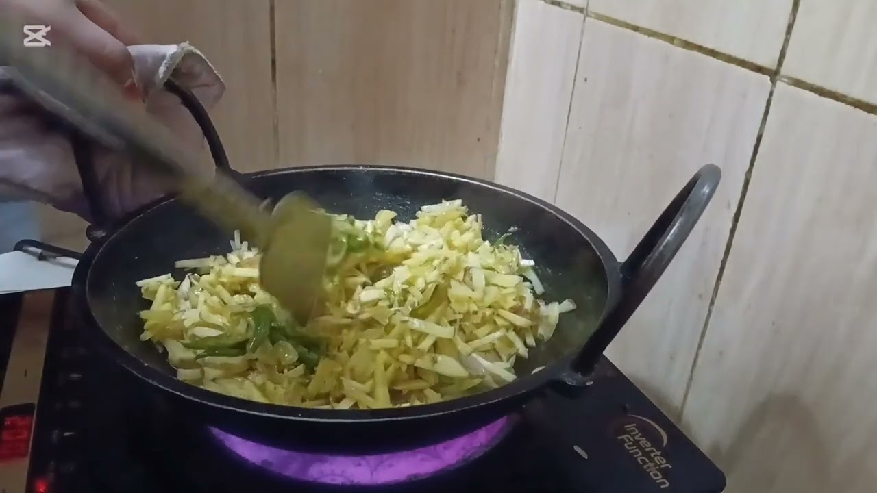 গল্লা চিংড়ি মাছ আলু দিয়ে ভুনা