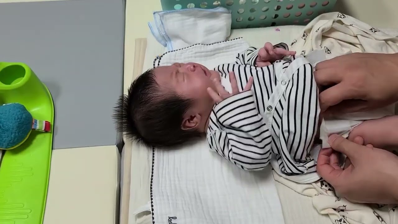 #육아초보아빠  아기 기저귀 갈기습득중