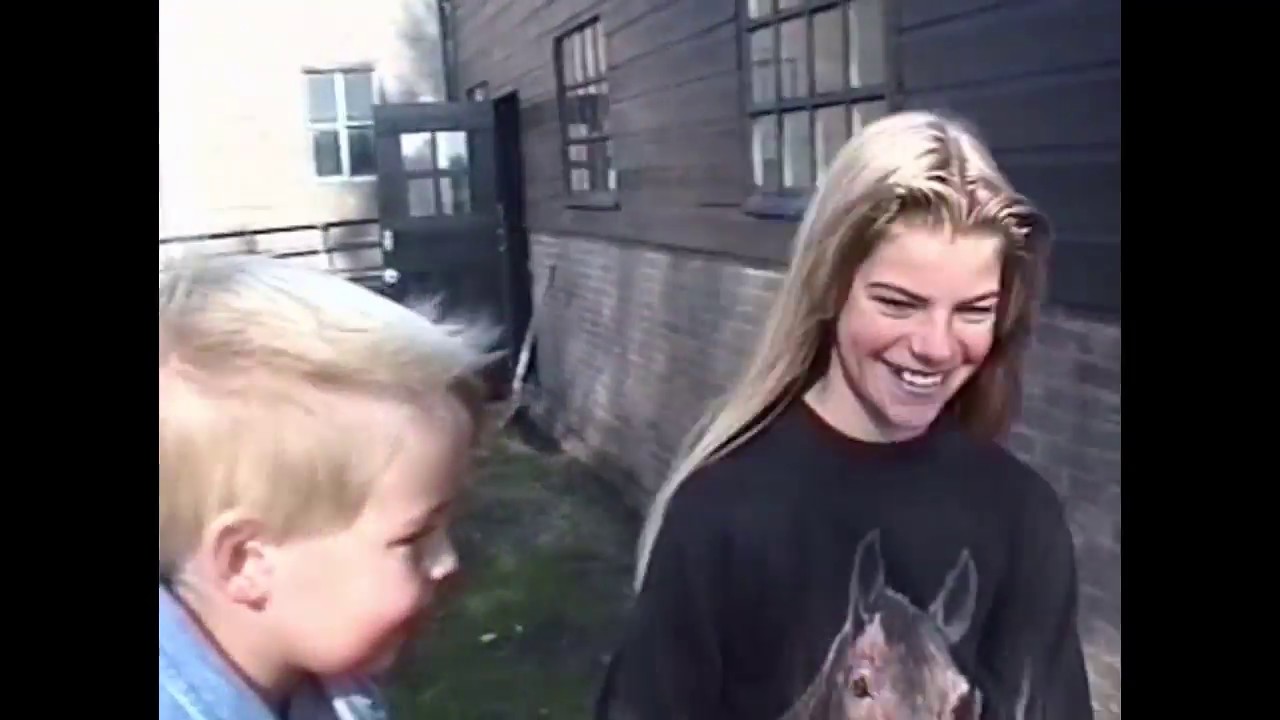 Woutje op pony bij Leo beemster 2000