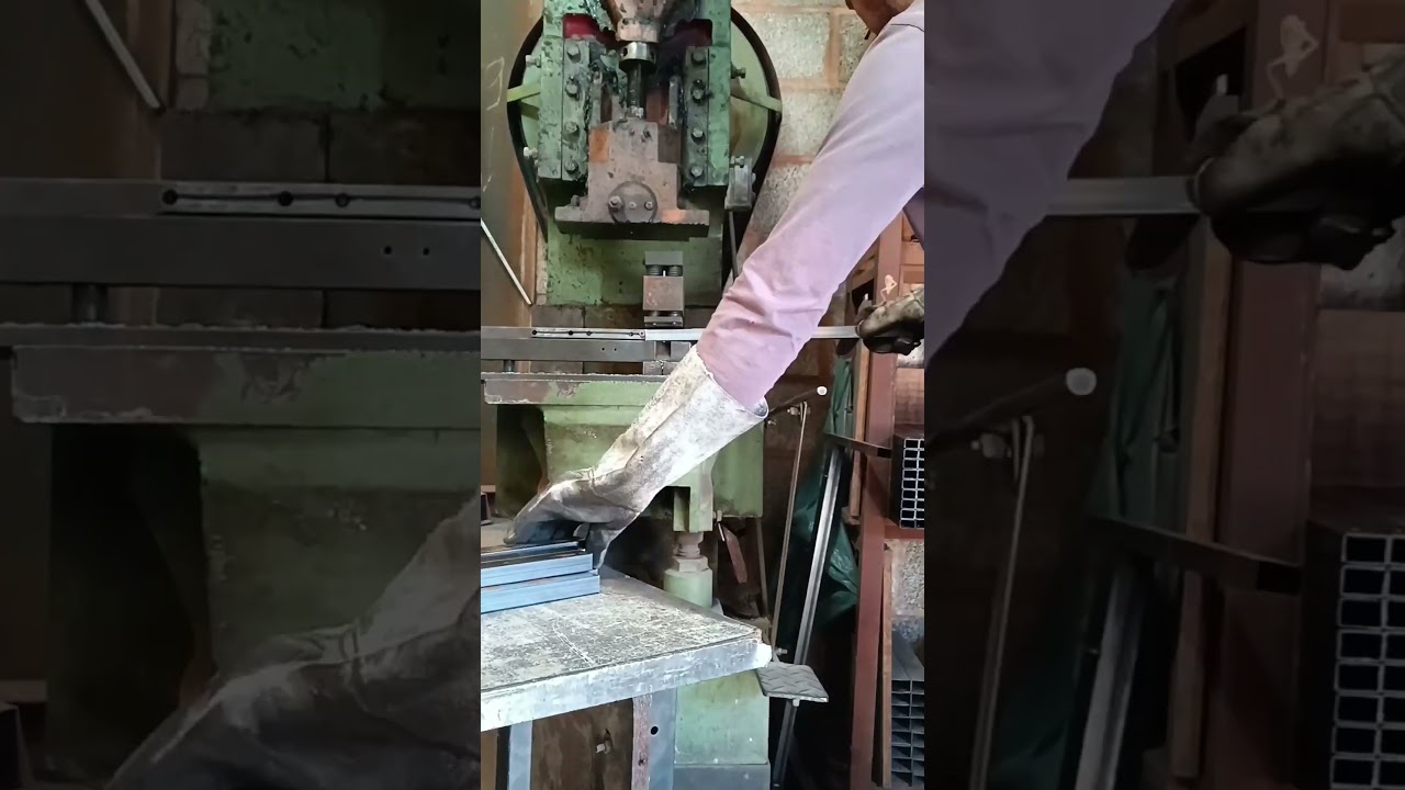 #Cortar e furar metalon, assim &eacute; bem mais r&aacute;pido e pr&aacute;tico!