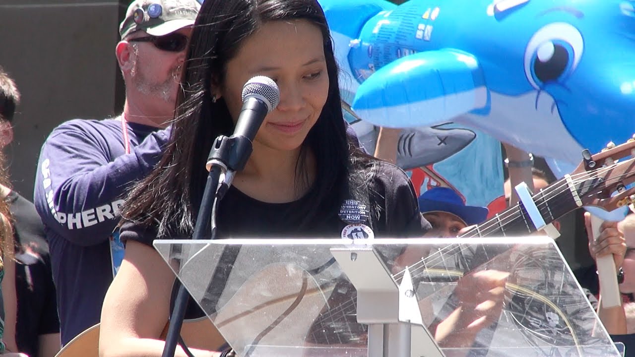 Little foot - Hush Little Sailor - Shark cull protest in Melbourne