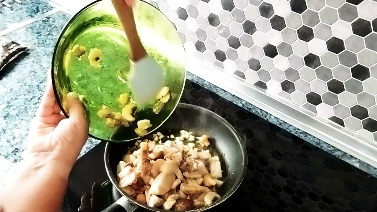 Revuelto de setas congeladas con huevos(super sencillo de preparar para una cena rápida)