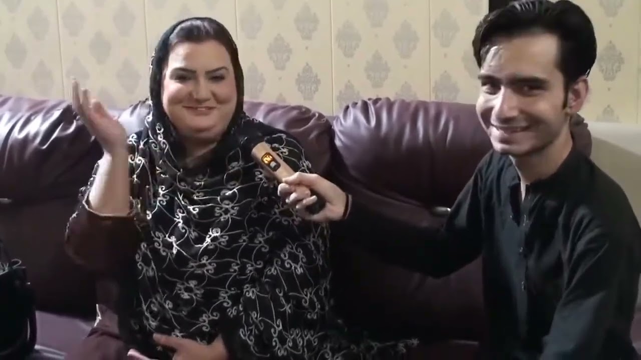 نادیہ گل کے ساتھ مزاخیہ انٹرویو 😅😂. 