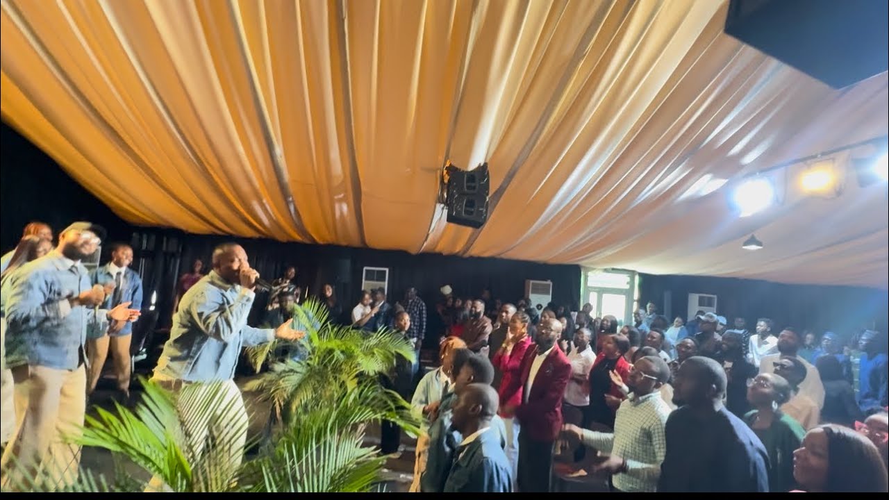12 MINUTES OF POWERFUL AFRICAN PRAISE BY ANDERSON QOZAN @THELOGICCHURCHMAINLAND 🔥💪