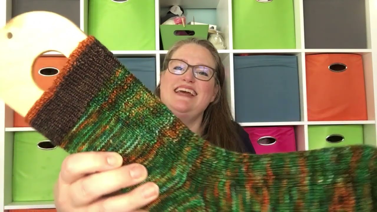 Episode 1   The Beginning - FlossTube #1 and Knitting