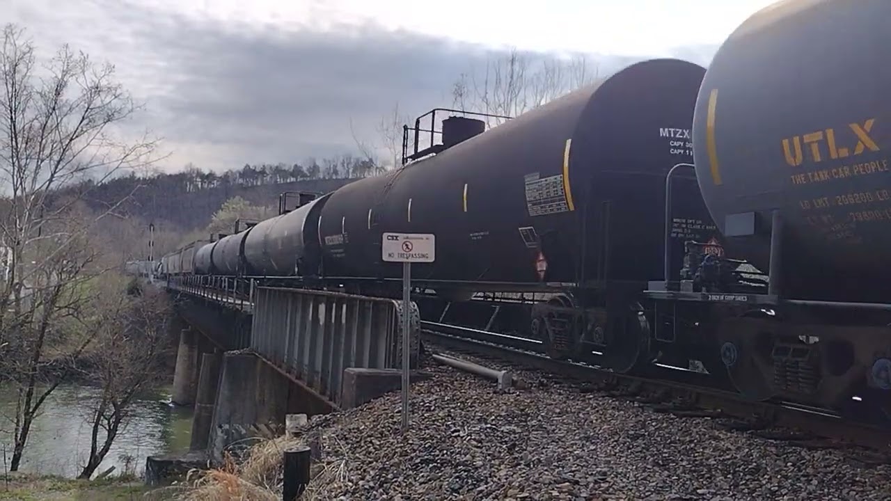M652 at St Paul Virginia on the Clinchfield March 18 2026