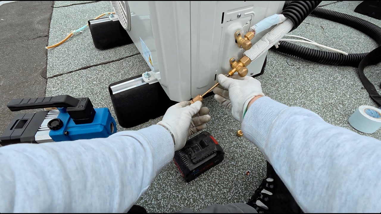 🛠 Montáž 🔥 klimatizácie Gree v sklade 🏢 – sledujte celý proces! 👍