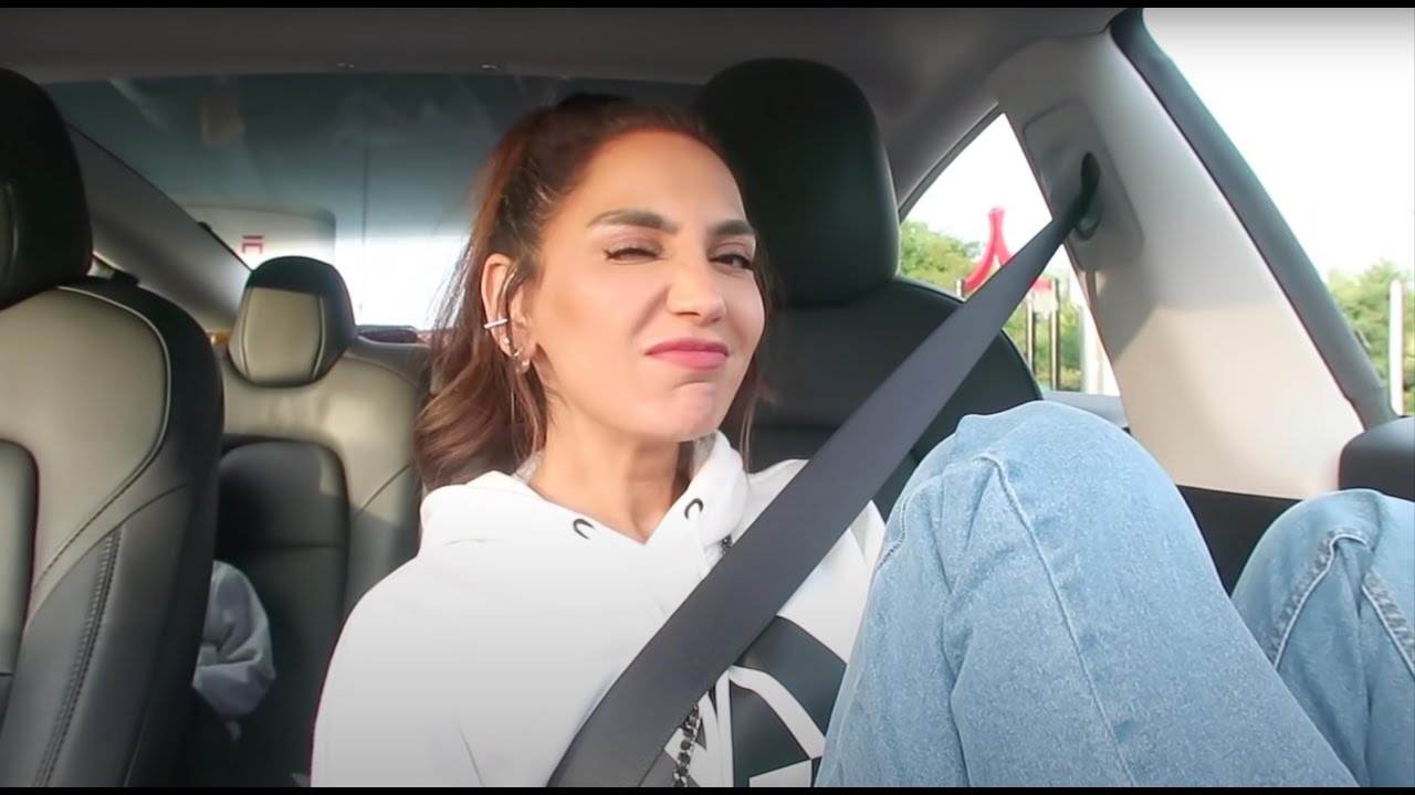 VLOG 9 - safari, slobber & storytime | Amena Khan