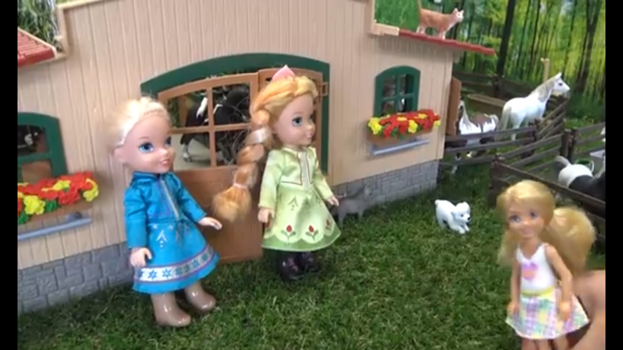 Elsa and Anna toddlers visit Chelsea's farm