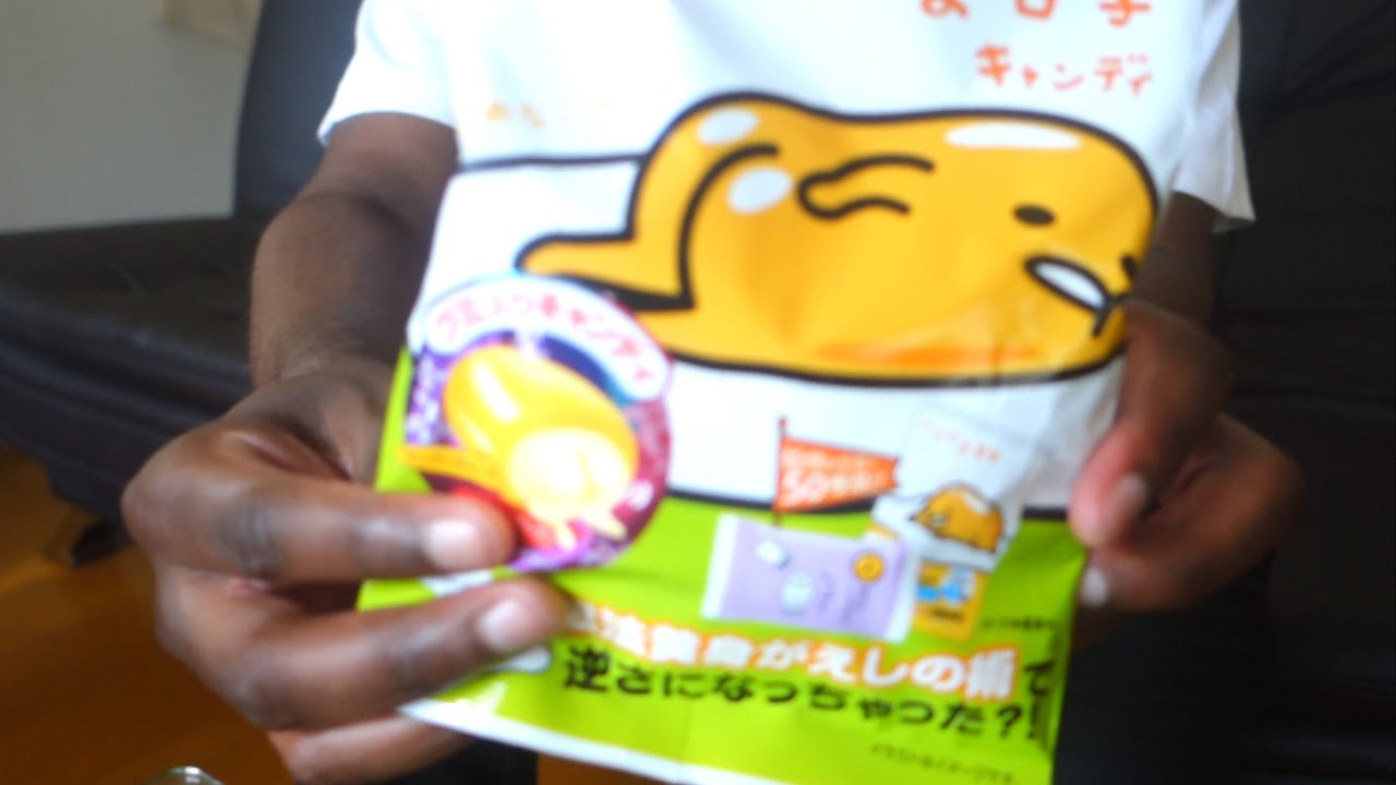 TRYING JAPANESE CANDY!