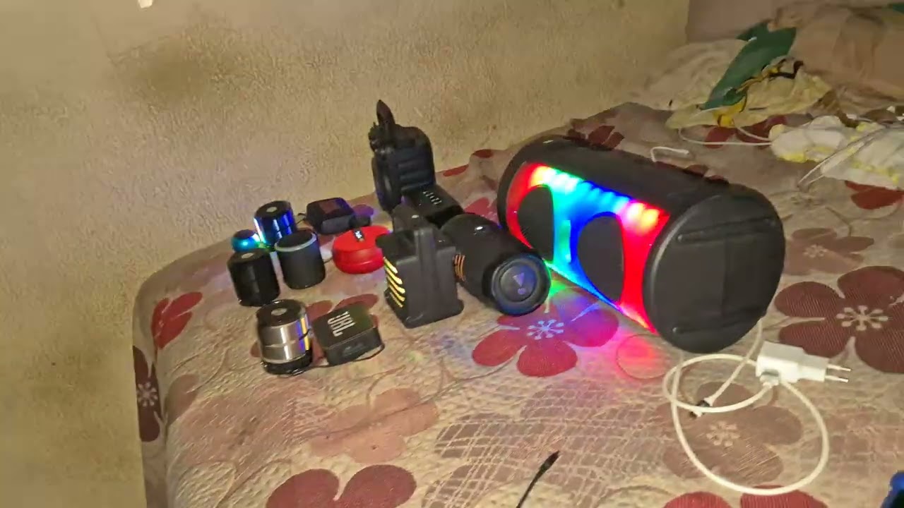 Ligando e desligando todas as caixas de som e vendo qual vai ser eliminado