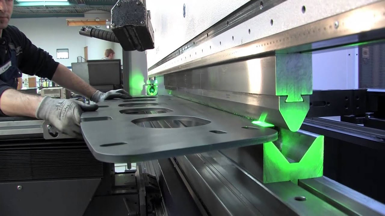 STAHLBAU IHNEN: Blechbearbeitung mit der Abkantpresse Bystronic Xpert 400