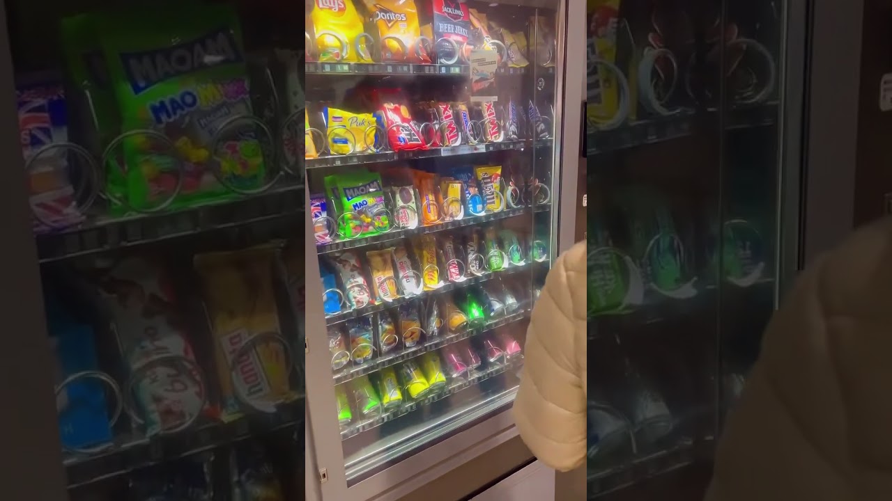 Vending Machine Adventure: My First European Experience! 🍫🇪🇺 #TravelTales #Europeanadvanture