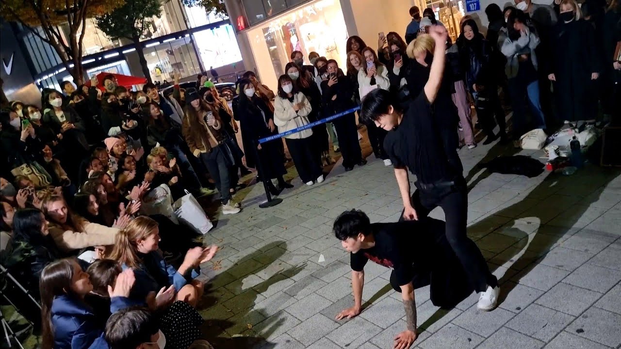THURSDAY. ONEOF. EXHILARATING INTERACTIVE PERFORMANCE. HONGDAE STREET.