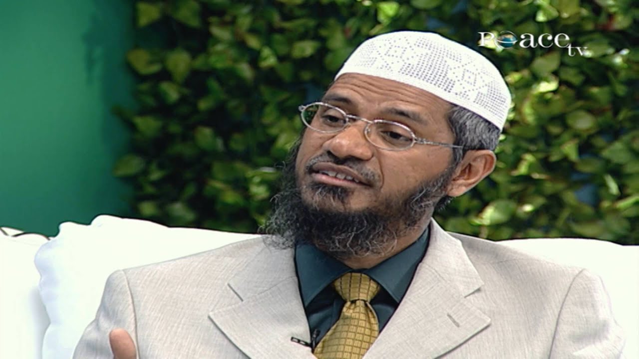 CAN A PERSON GIVE THE QURAN TO A NON MUSLIM? BY DR ZAKIR NAIK