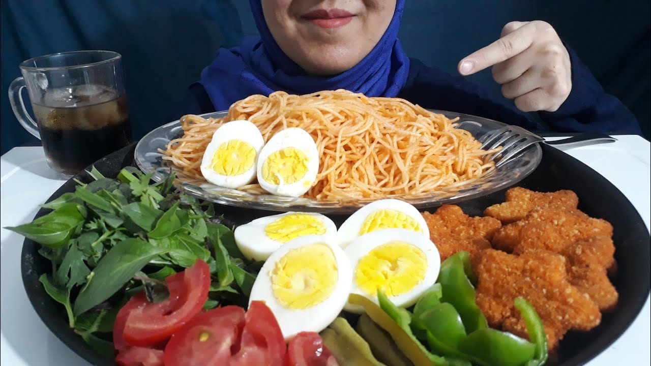 #موکبانگ. خوردن اسپاگتی غذای دوست داشتنی خودم 😋😊#mukbang #spaghetti