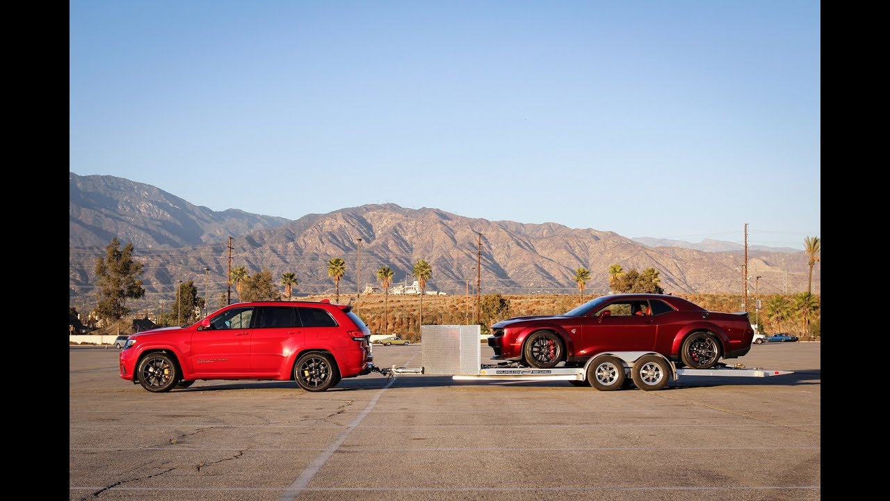 BYOB - Trackhawk vs Hellcat Tow & 1/8 Mile Challenge