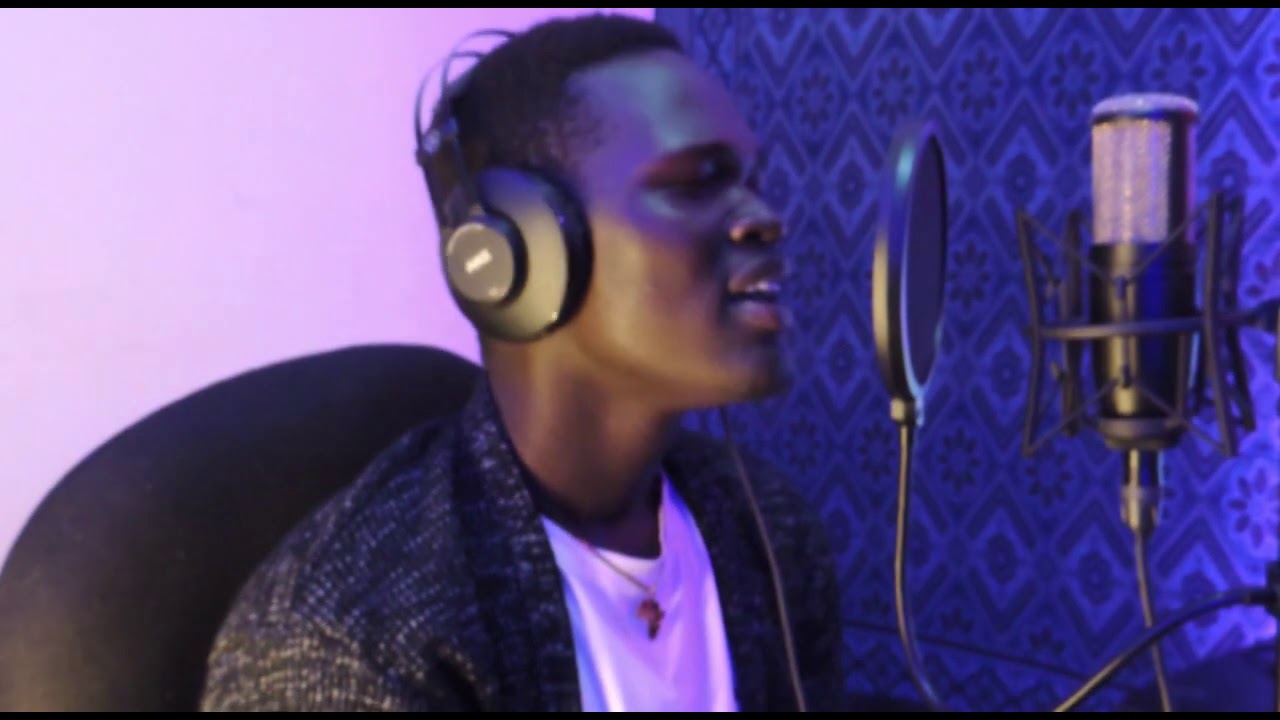 Live worship by Emmanuel otoy Gach liak ne koth nhial in buom ni jen, ke hoo goyde rele ro