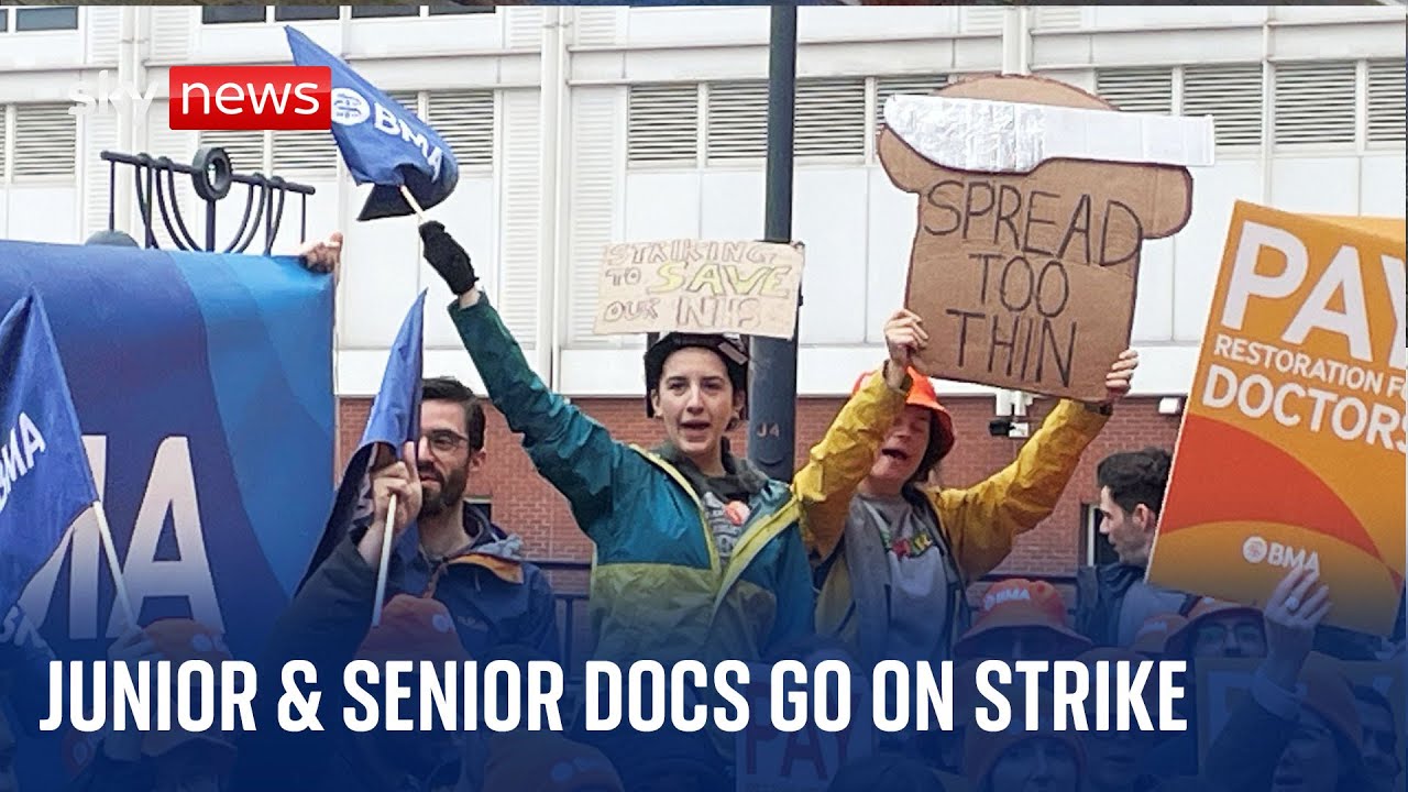 NHS: Public blame government for doctor strikes